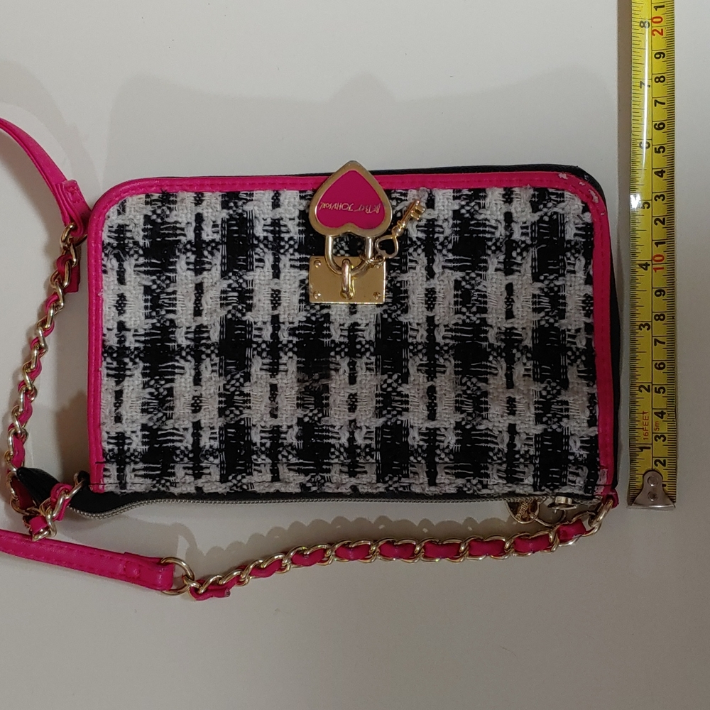 Betsey Johnson Dreamworks Trolls 2 in 1 Crossbody Bag - Picture 14 of 17